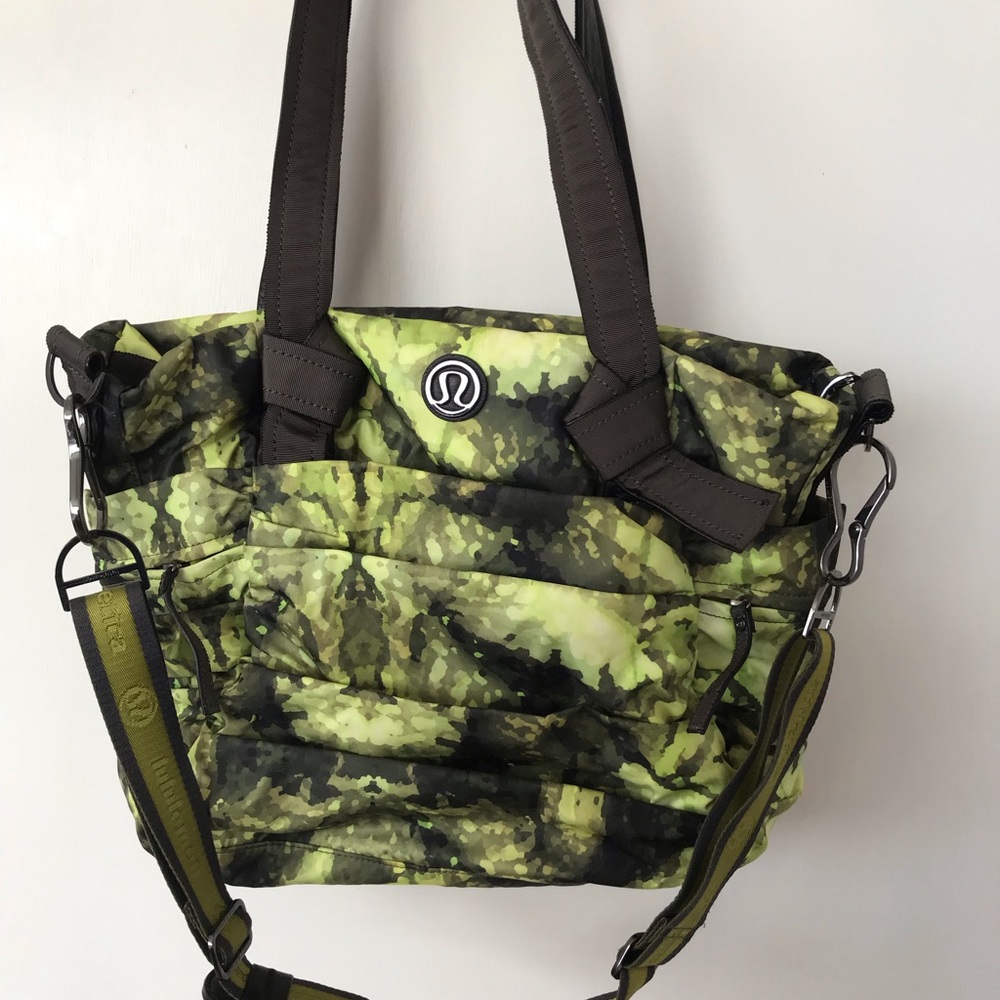 Lululemon Triumph Tote